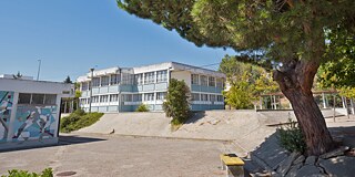 Gebäude der Escola Secundária Fernão Mendes Pinto